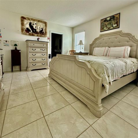 196 TRACY COURT E, Haines City, FL 33844