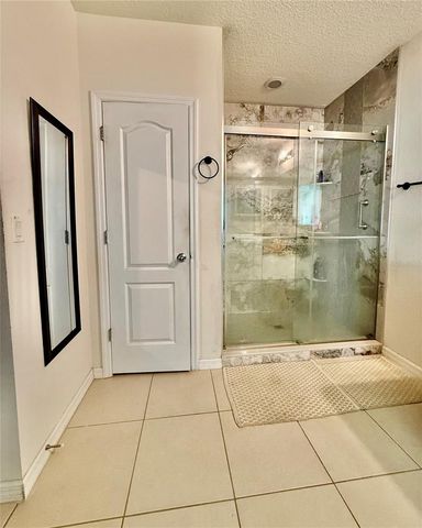 196 TRACY COURT E, Haines City, FL 33844