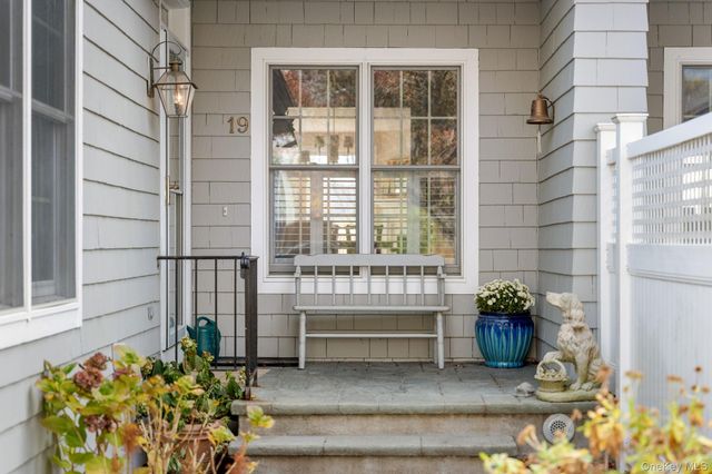 19 Club Court, Pleasantville, NY 10570