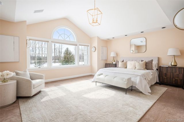 19 Club Court, Pleasantville, NY 10570