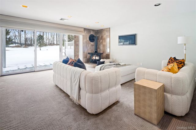 19 Club Court, Pleasantville, NY 10570