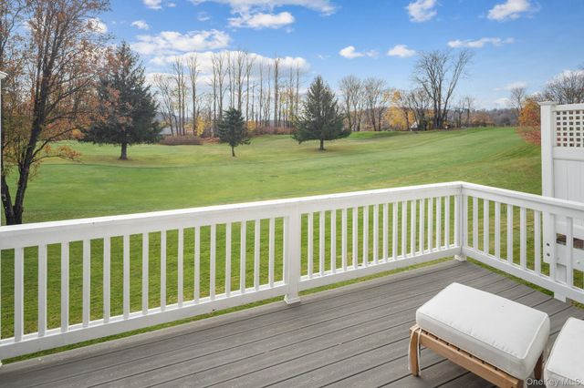 19 Club Court, Pleasantville, NY 10570