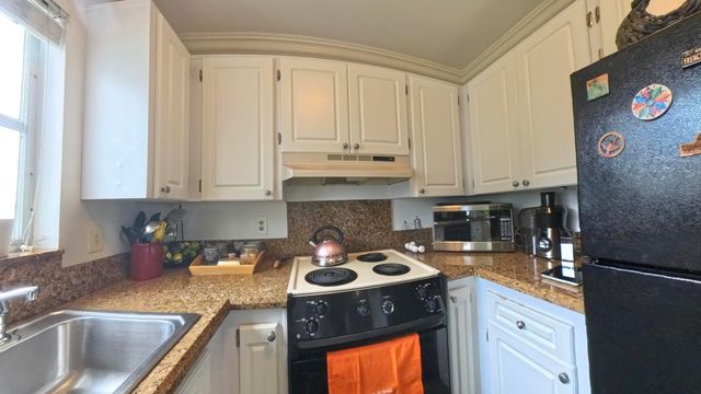 4100 Crystal Lake Drive 209, Pompano Beach, FL 33064