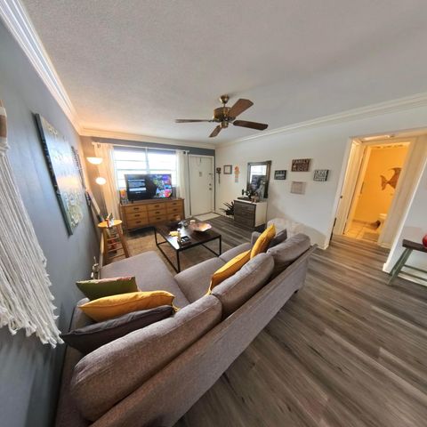 4100 Crystal Lake Drive 209, Pompano Beach, FL 33064