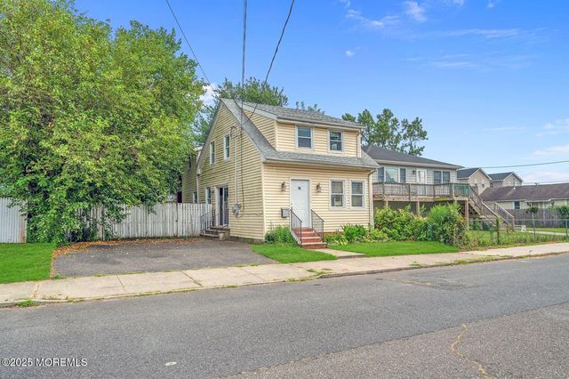 16 Bayview Avenue, Keansburg, NJ 07734