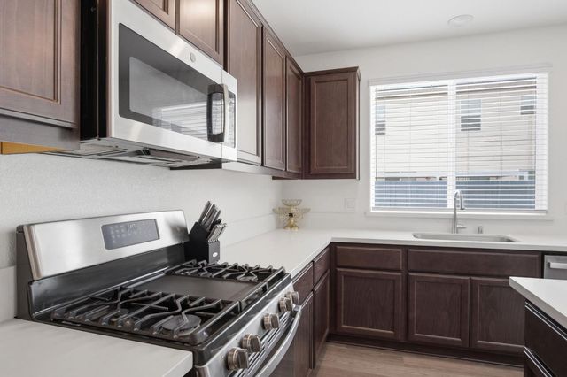 5520 Cora Way, Keyes, CA 95328