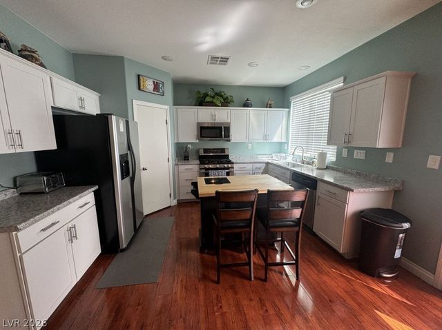 9695 Ridgebluff Avenue, Las Vegas, NV 89148