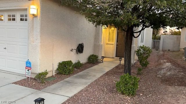 9695 Ridgebluff Avenue, Las Vegas, NV 89148
