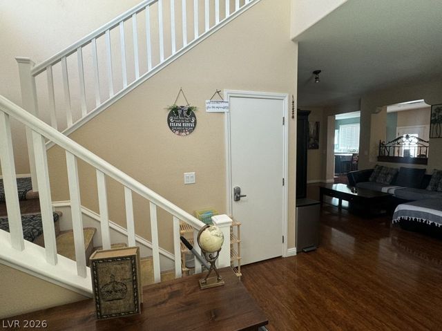 9695 Ridgebluff Avenue, Las Vegas, NV 89148