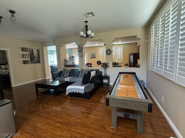9695 Ridgebluff Avenue, Las Vegas, NV 89148