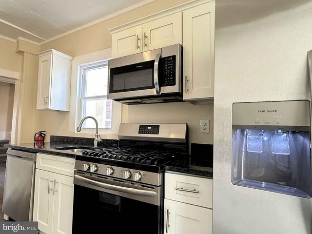 33 LAFAYETTE AVE, Hamilton, NJ 08610