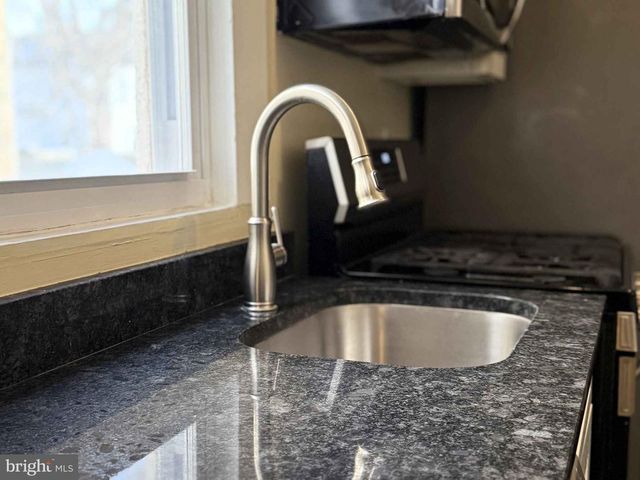 33 LAFAYETTE AVE, Hamilton, NJ 08610