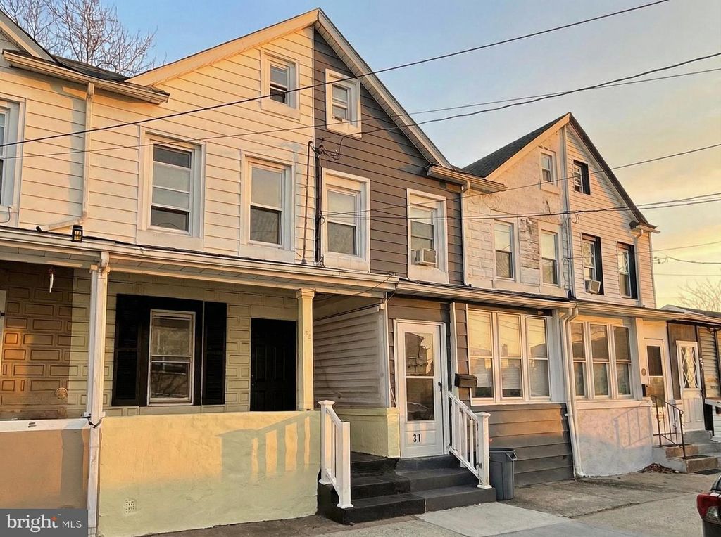 33 LAFAYETTE AVE, Hamilton, NJ 08610