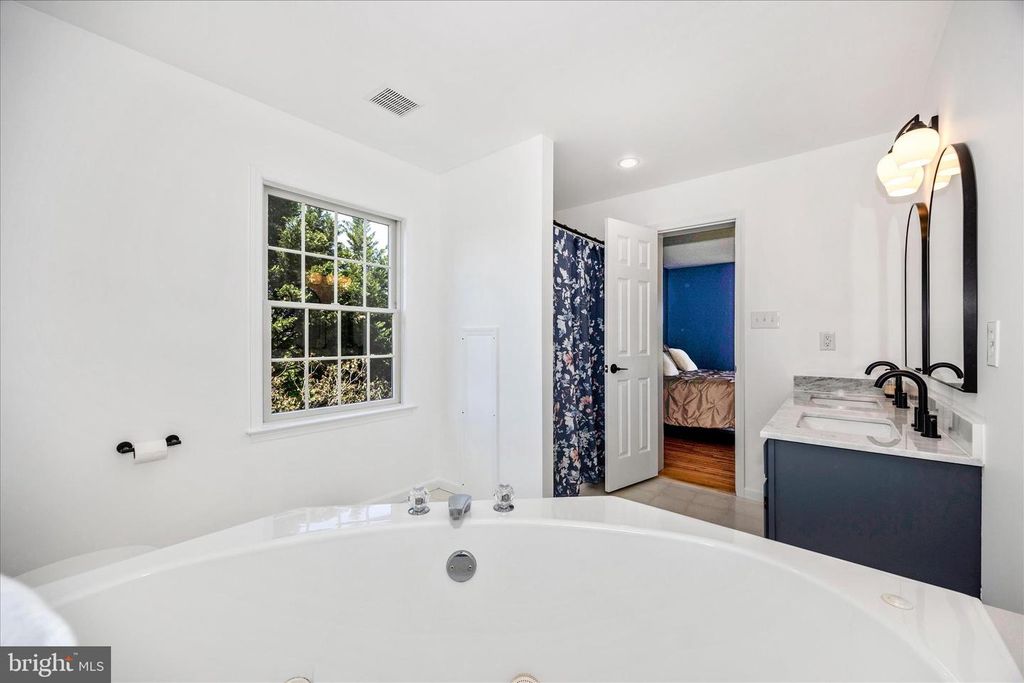 Image 24 of property listing at 5955 OLAND RD, Adamstown, MD 21710