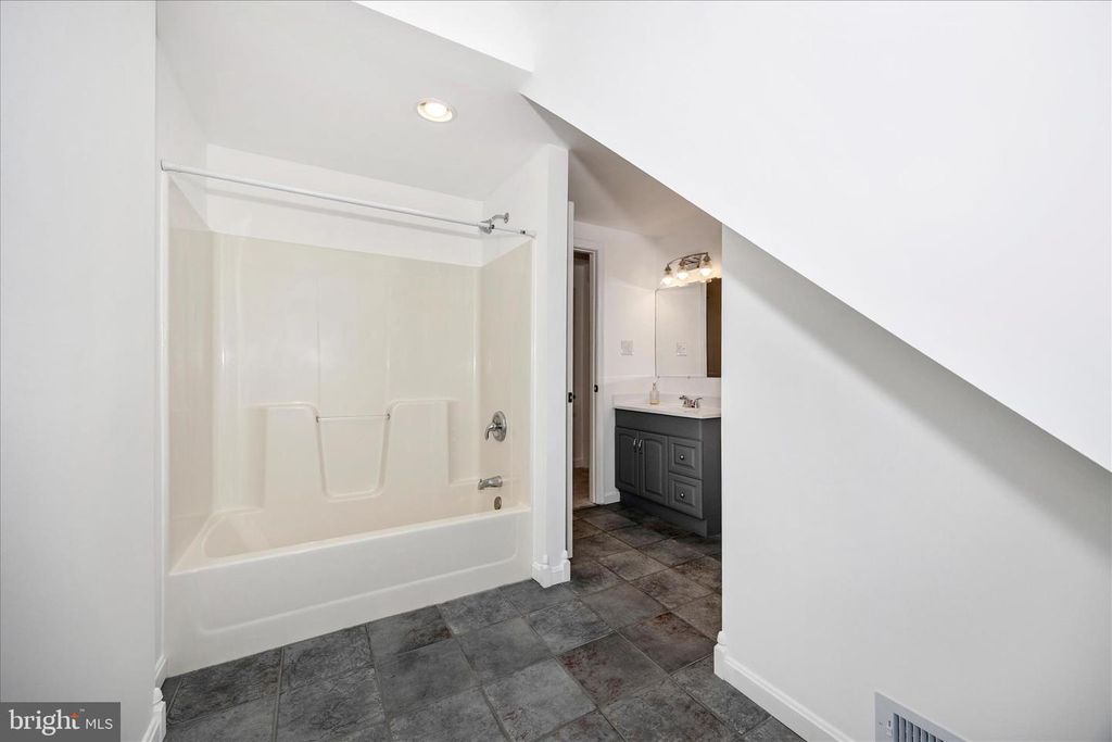 Image 35 of property listing at 5955 OLAND RD, Adamstown, MD 21710