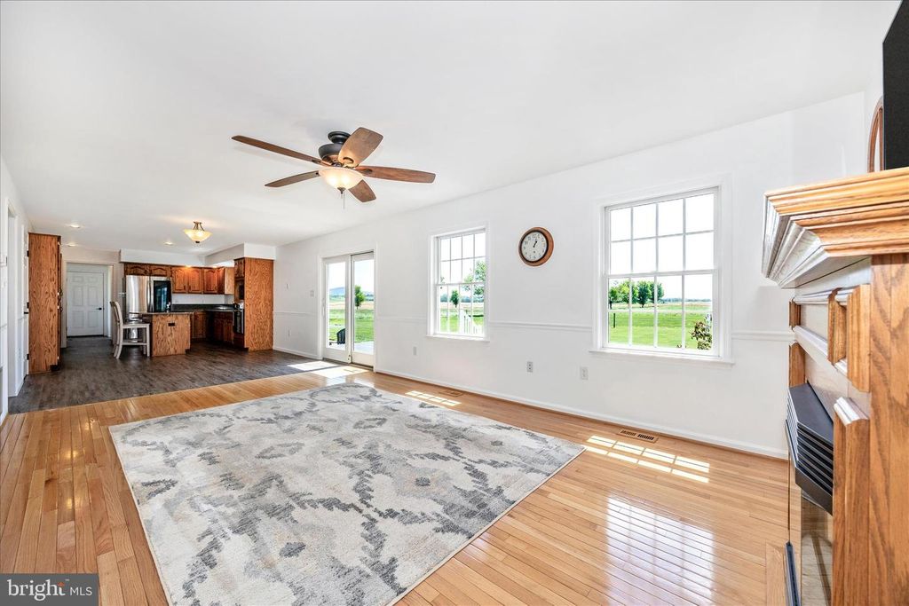 Image 9 of property listing at 5955 OLAND RD, Adamstown, MD 21710