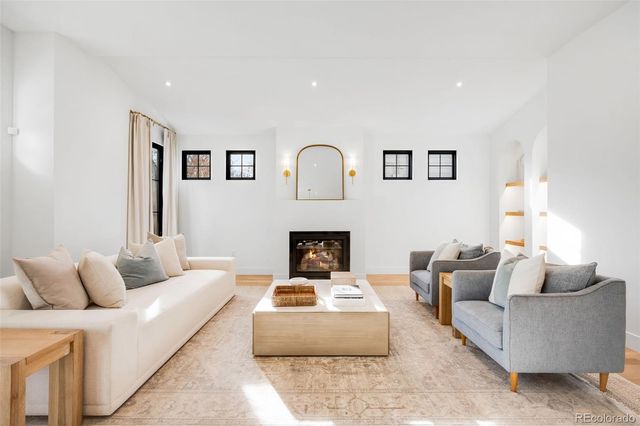 2900 S Madison Street, Denver, CO 80210