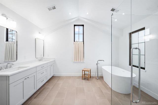 2900 S Madison Street, Denver, CO 80210