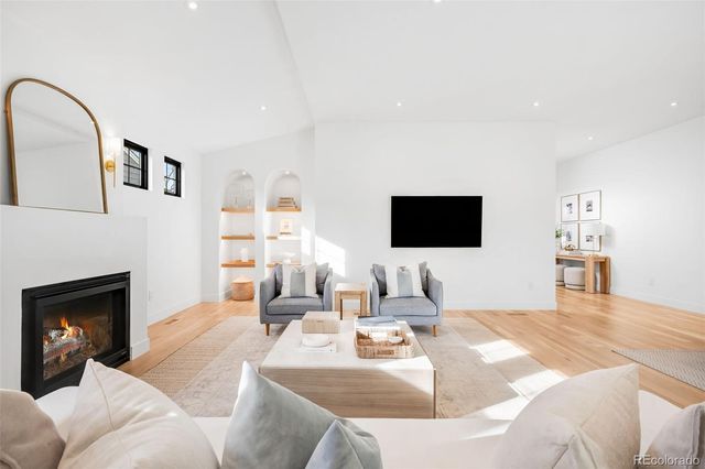 2900 S Madison Street, Denver, CO 80210