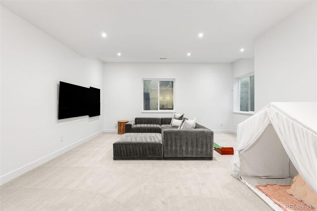 2900 S Madison Street, Denver, CO 80210