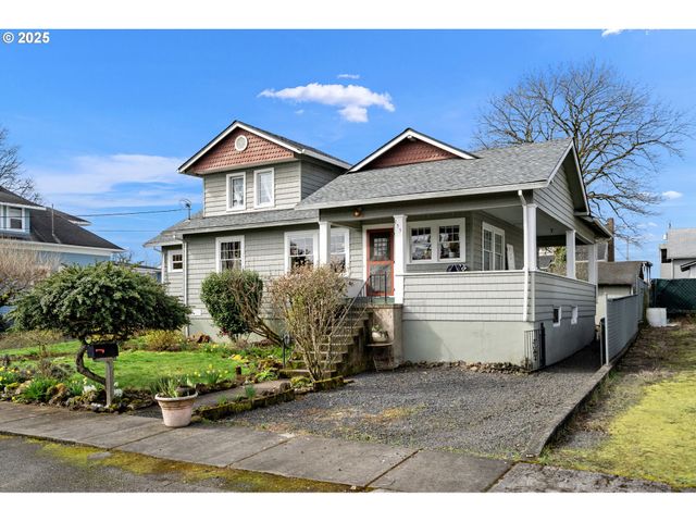 155 S 8TH St, St Helens, OR 97051