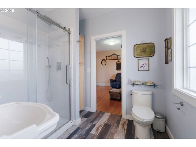 155 S 8TH St, St Helens, OR 97051