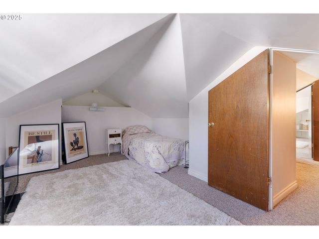 155 S 8TH St, St Helens, OR 97051