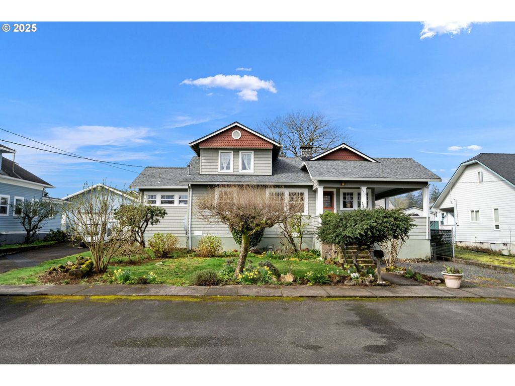 155 S 8TH St, St Helens, OR 97051