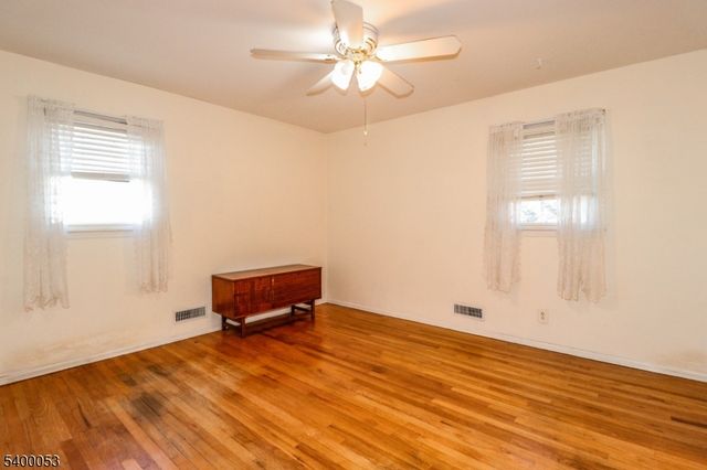 74 Newman St, Metuchen Boro, NJ 08840