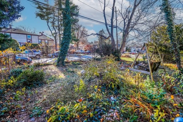 74 Newman St, Metuchen Boro, NJ 08840