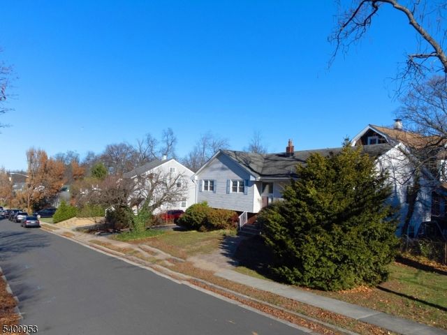 74 Newman St, Metuchen Boro, NJ 08840