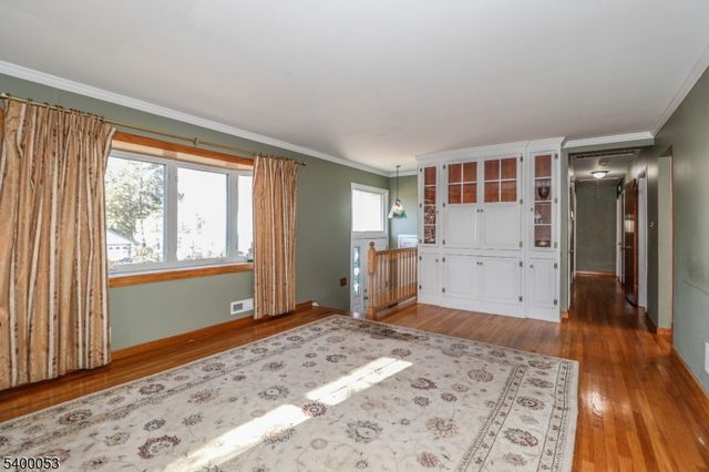 74 Newman St, Metuchen Boro, NJ 08840