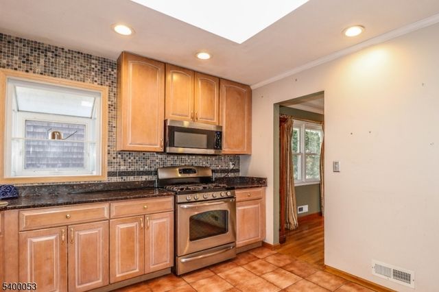 74 Newman St, Metuchen Boro, NJ 08840