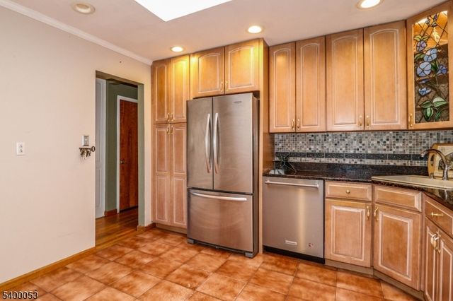 74 Newman St, Metuchen Boro, NJ 08840