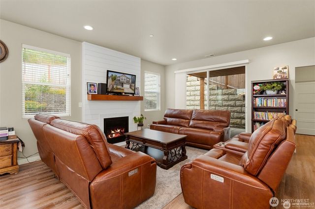 7713 92nd Place NE, Marysville, WA 98270