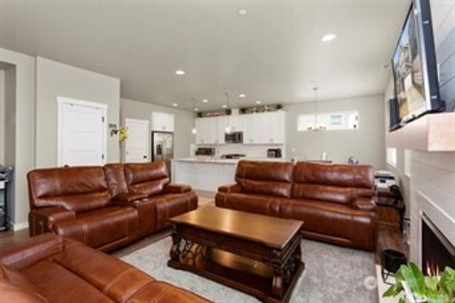 7713 92nd Place NE, Marysville, WA 98270