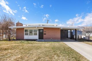 10366 S LARKSPUR CIR, Sandy, UT 84094