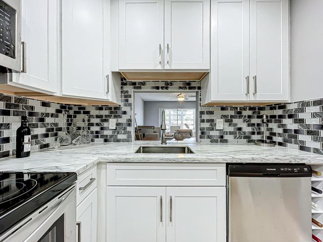 133 Lake Evelyn Drive, West Palm Beach, FL 33411