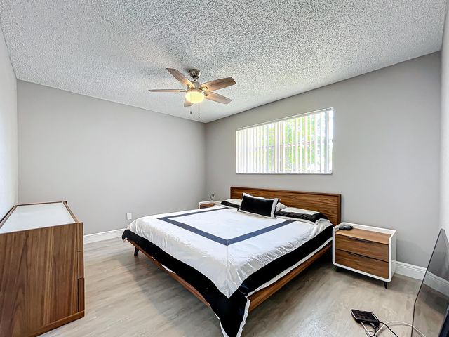 133 Lake Evelyn Drive, West Palm Beach, FL 33411