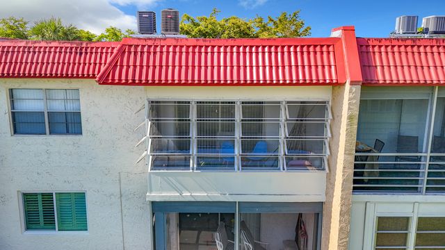 133 Lake Evelyn Drive, West Palm Beach, FL 33411