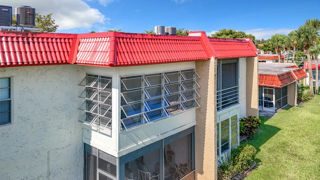 133 Lake Evelyn Drive, West Palm Beach, FL 33411