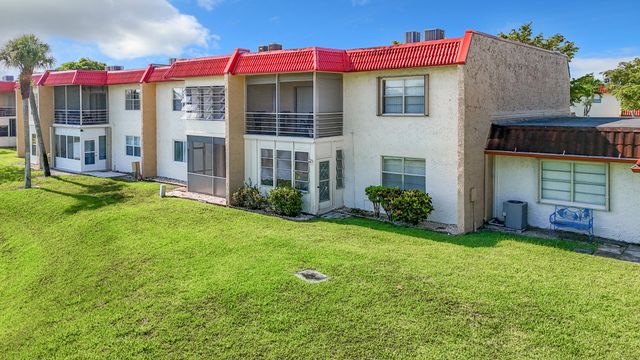 133 Lake Evelyn Drive, West Palm Beach, FL 33411