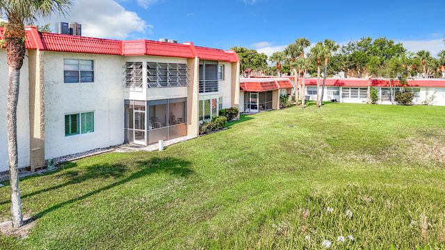 133 Lake Evelyn Drive, West Palm Beach, FL 33411