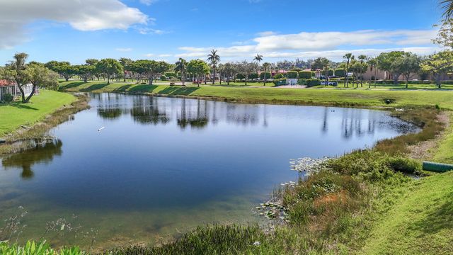 133 Lake Evelyn Drive, West Palm Beach, FL 33411