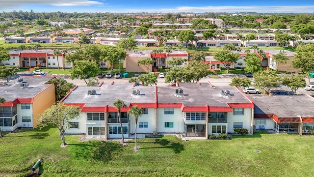 133 Lake Evelyn Drive, West Palm Beach, FL 33411