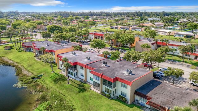 133 Lake Evelyn Drive, West Palm Beach, FL 33411