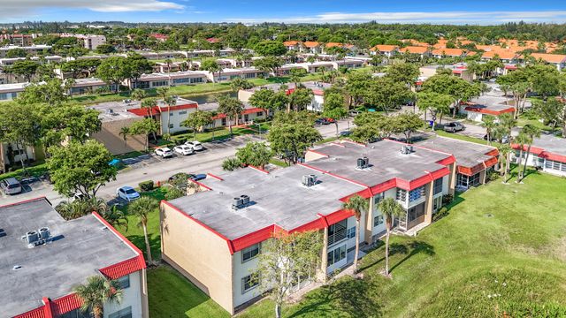 133 Lake Evelyn Drive, West Palm Beach, FL 33411