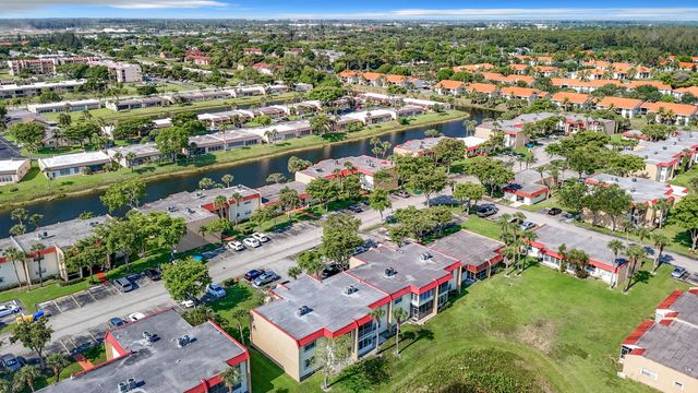 133 Lake Evelyn Drive, West Palm Beach, FL 33411