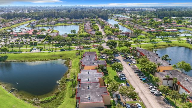 133 Lake Evelyn Drive, West Palm Beach, FL 33411