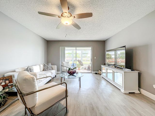 133 Lake Evelyn Drive, West Palm Beach, FL 33411